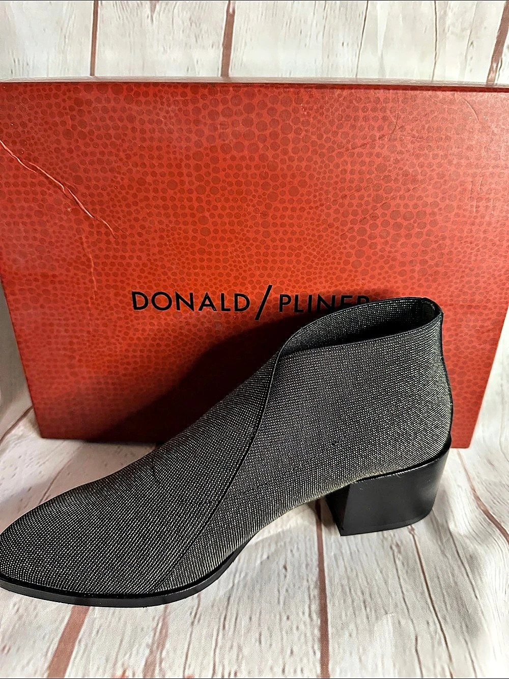 Donald J Pliner Daved-Me Black-Gold Metallic Elastic Ankle Boots  NWT size 6.5